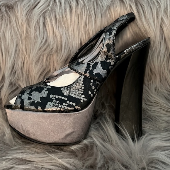 Kayleen Black & Silver snake print Victoria Heels w/ Shiny Platform Y2K size 9 - Picture 8 of 16
